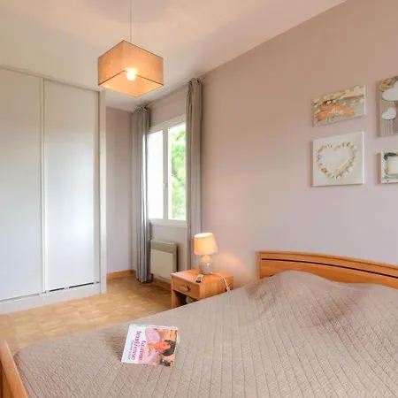 Sainte-maxime Sleeps 8 Pool Wifi