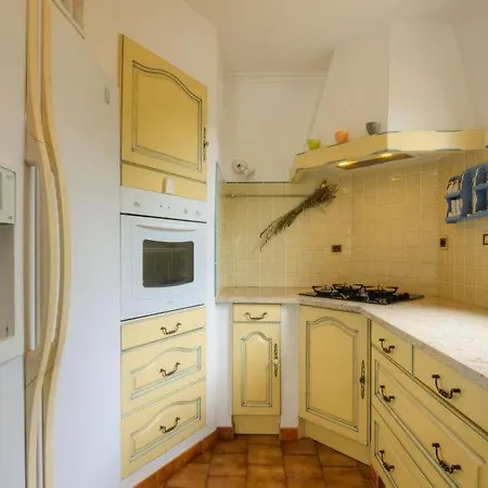 Sainte-maxime Sleeps 8 Pool Wifi