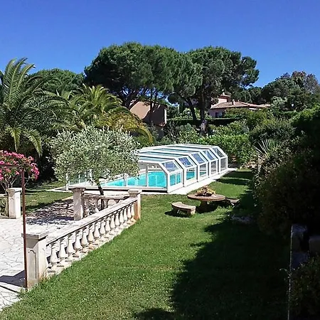Sainte-maxime Sleeps 8 Pool Wifi