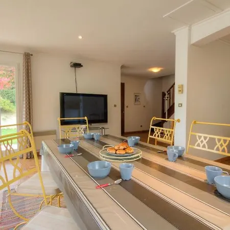 Sainte-maxime Sleeps 8 Pool Wifi Дом отдыха Сент-Максим